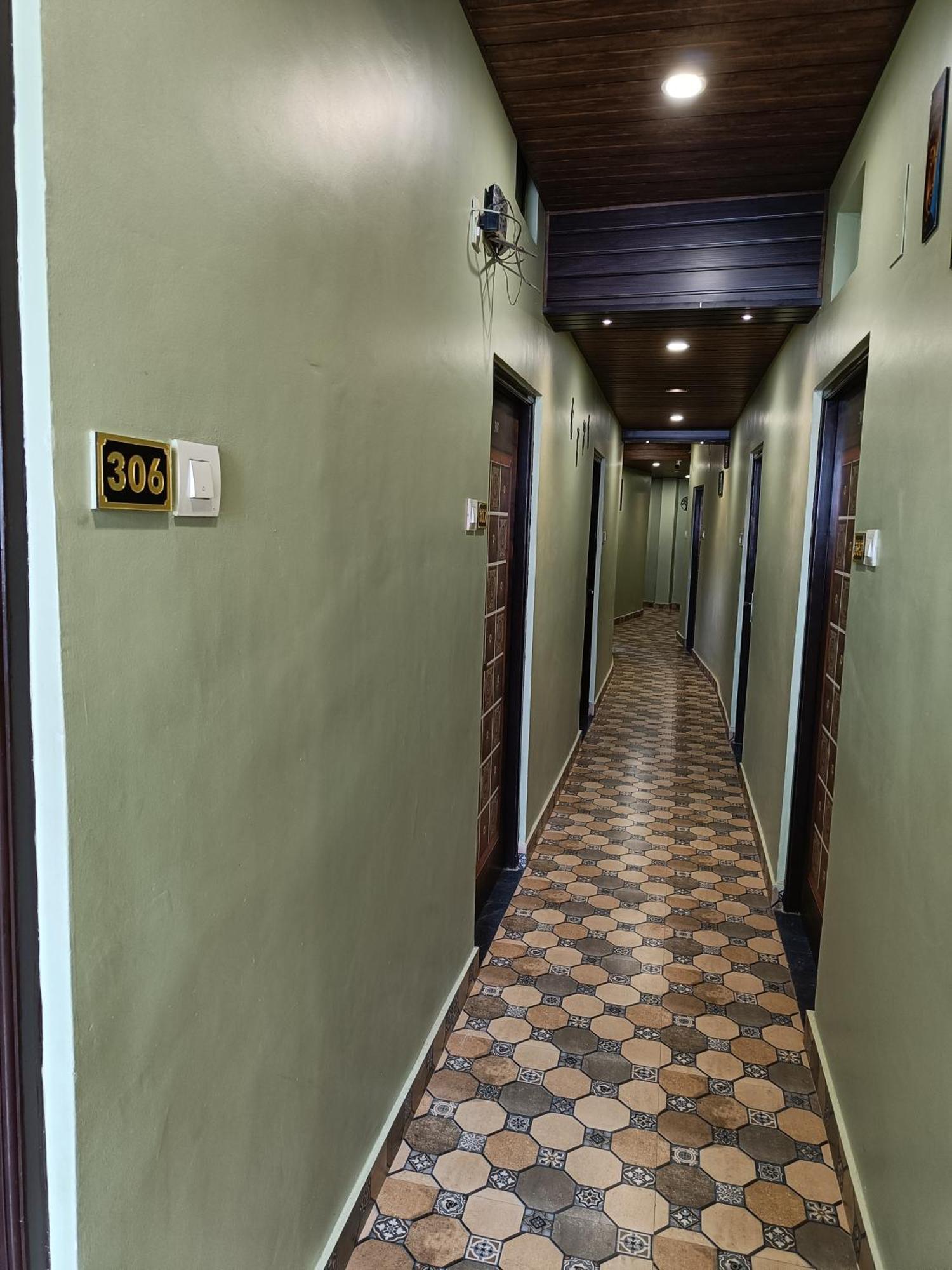 Pragya International Hotel Varanasi Exterior foto