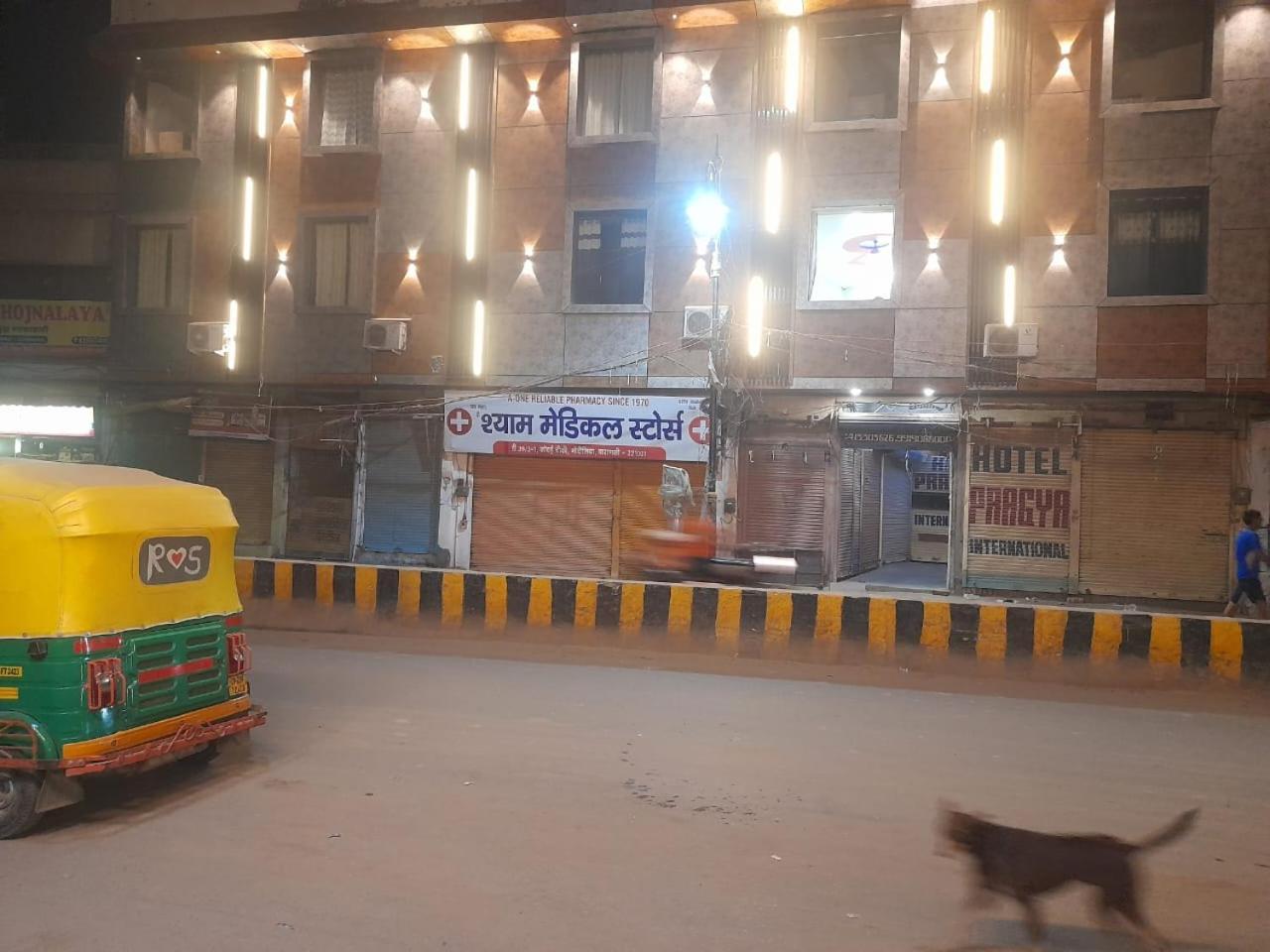 Pragya International Hotel Varanasi Exterior foto